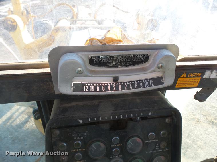 image for item DA3565 1976 John Deere 670 motor grader