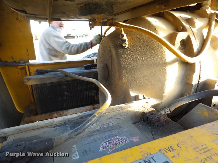 image for item DA3565 1976 John Deere 670 motor grader