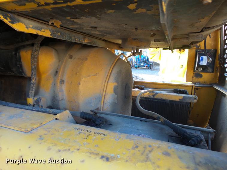 image for item DA3565 1976 John Deere 670 motor grader