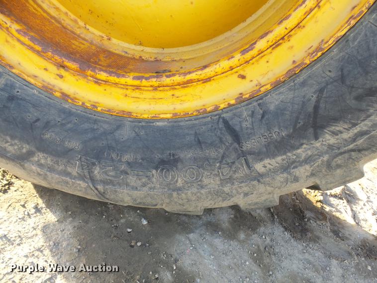 image for item DA3565 1976 John Deere 670 motor grader