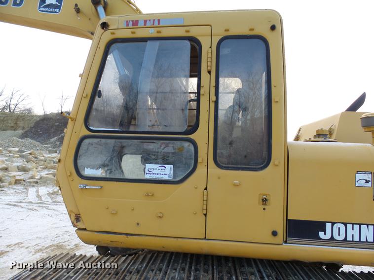 image for item DA3566 1997 John Deere 590D excavator