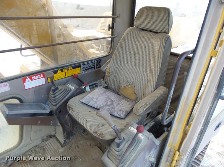 image for item DA3566 1997 John Deere 590D excavator