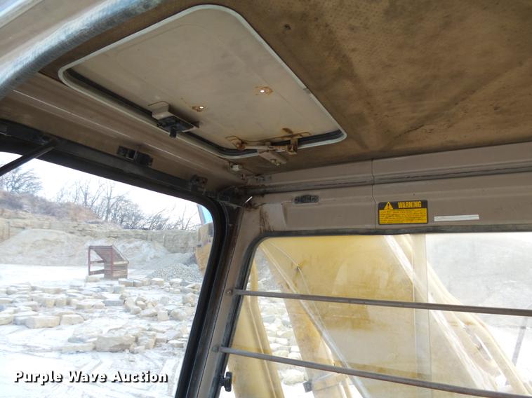 image for item DA3566 1997 John Deere 590D excavator