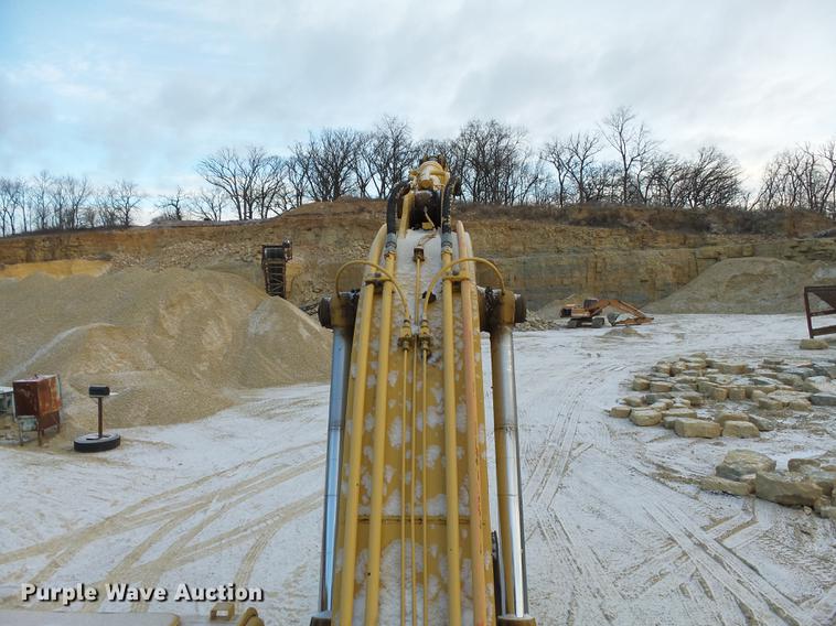 image for item DA3566 1997 John Deere 590D excavator