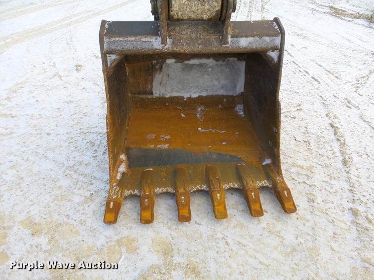 image for item DA3566 1997 John Deere 590D excavator