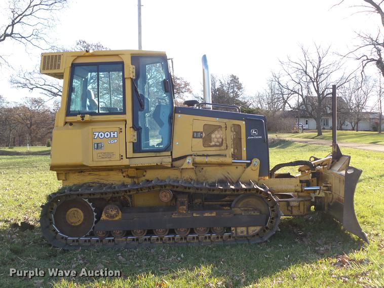 image for item DA7010 2002 John Deere 700H LGP dozer