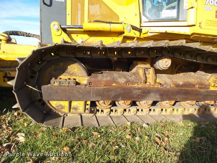 image for item DA7010 2002 John Deere 700H LGP dozer