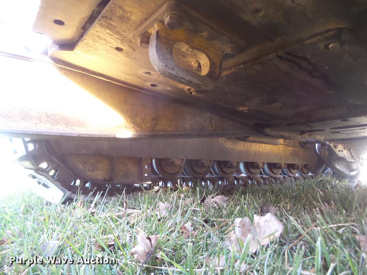 image for item DA7010 2002 John Deere 700H LGP dozer