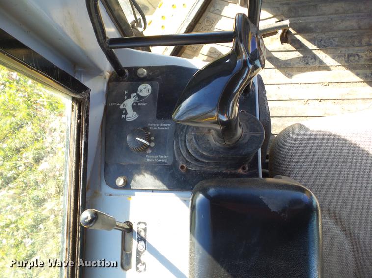 image for item DA7010 2002 John Deere 700H LGP dozer