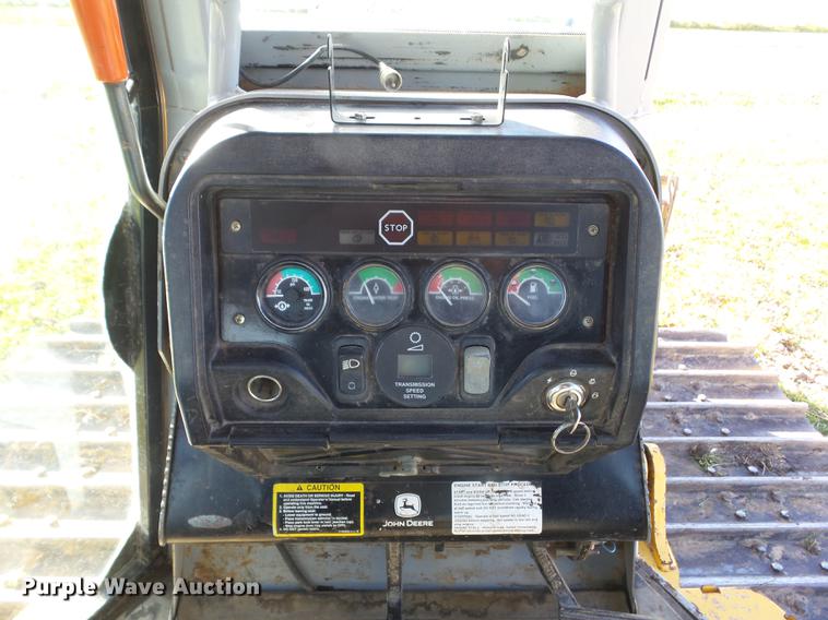 image for item DA7010 2002 John Deere 700H LGP dozer