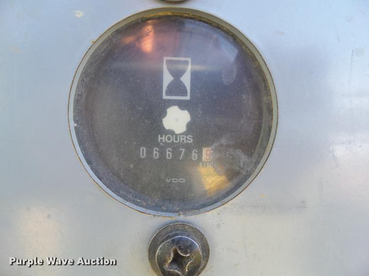 image for item DA7010 2002 John Deere 700H LGP dozer