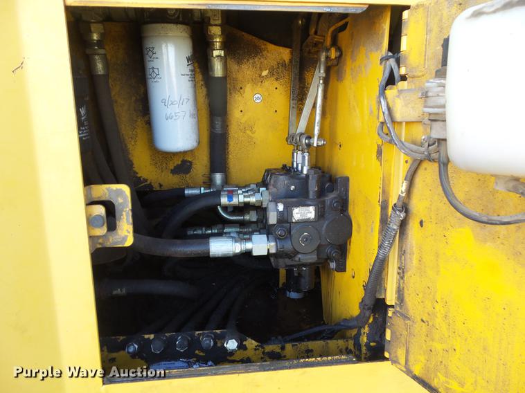 image for item DA7010 2002 John Deere 700H LGP dozer