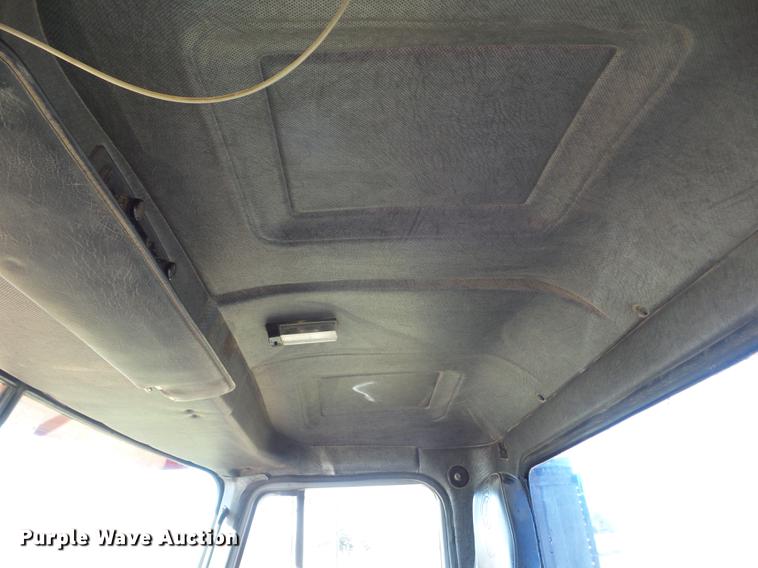 image for item DA7011 1991 Mack CH613 semi truck