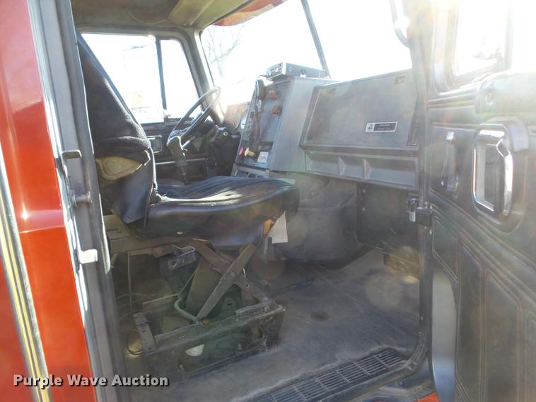 image for item DA7011 1991 Mack CH613 semi truck