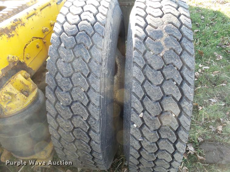 image for item DA7011 1991 Mack CH613 semi truck