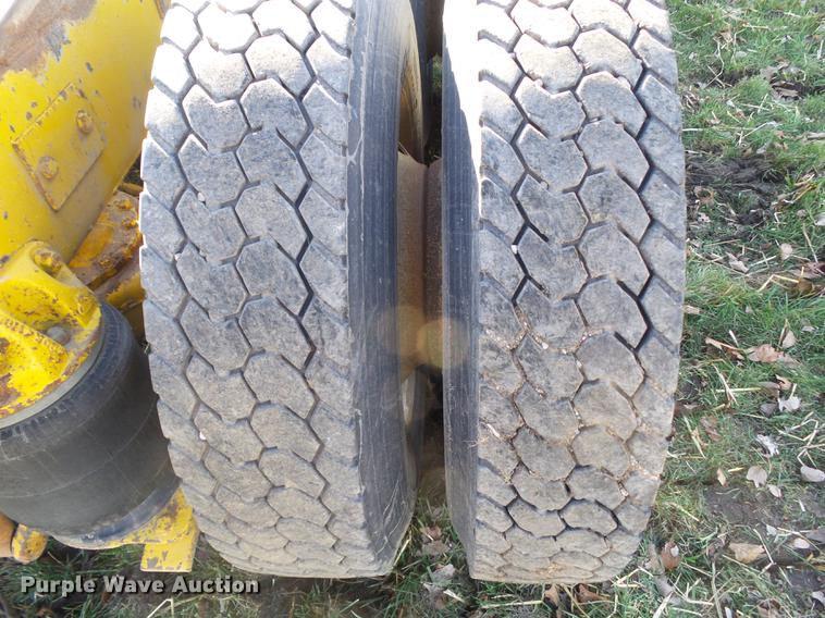 image for item DA7011 1991 Mack CH613 semi truck