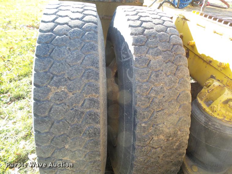 image for item DA7011 1991 Mack CH613 semi truck