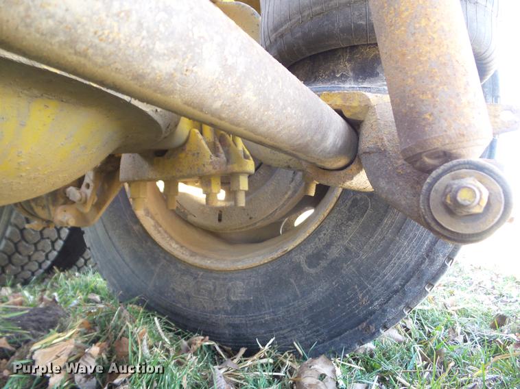 image for item DA7011 1991 Mack CH613 semi truck