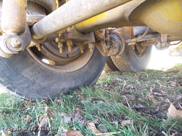 image for item DA7011 1991 Mack CH613 semi truck