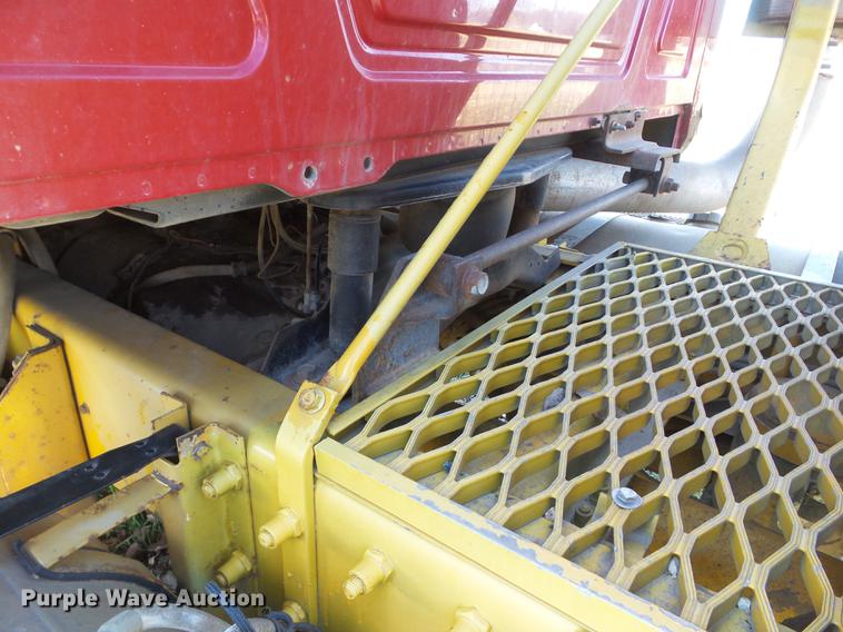 image for item DA7011 1991 Mack CH613 semi truck