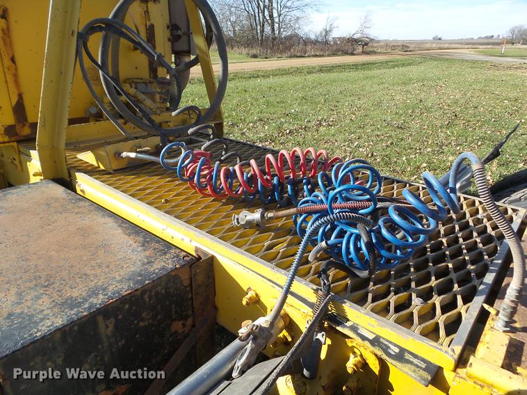 image for item DA7011 1991 Mack CH613 semi truck