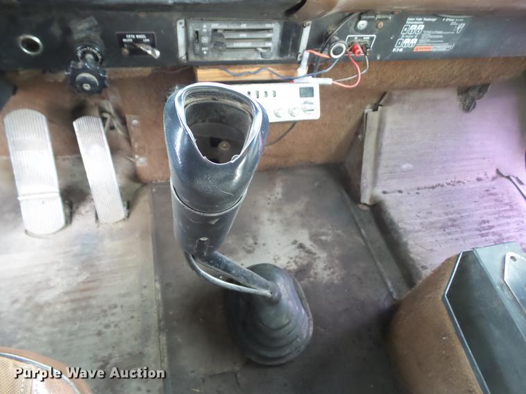 image for item DA7013 1989 International F-9370 dump truck