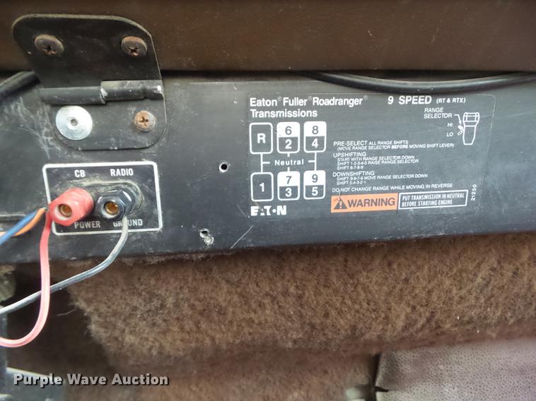 image for item DA7013 1989 International F-9370 dump truck