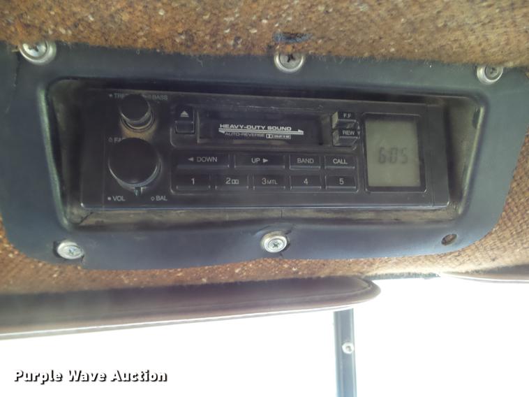 image for item DA7013 1989 International F-9370 dump truck