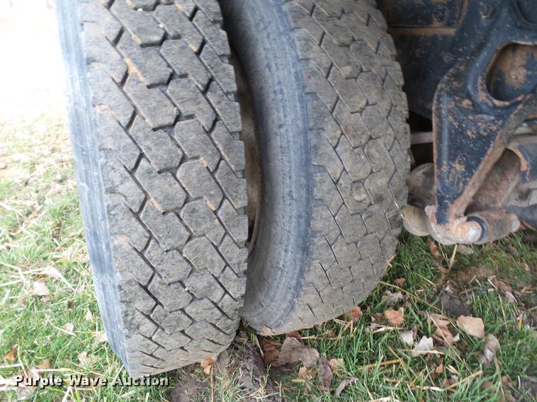 image for item DA7013 1989 International F-9370 dump truck