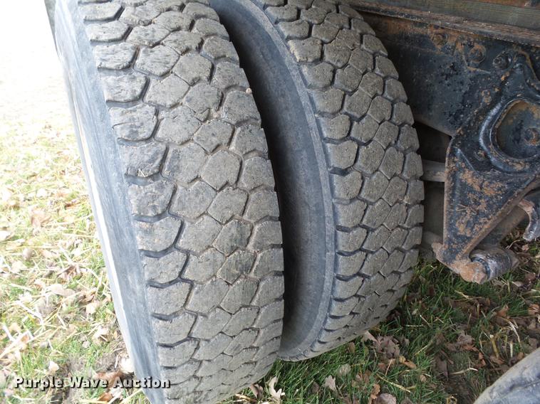 image for item DA7013 1989 International F-9370 dump truck