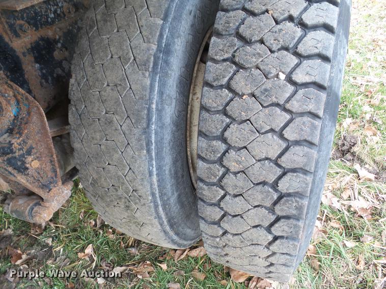 image for item DA7013 1989 International F-9370 dump truck