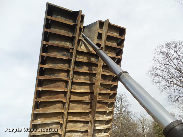 image for item DA7013 1989 International F-9370 dump truck