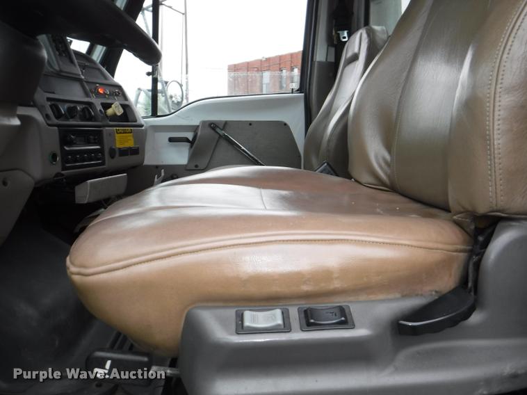 image for item DA8189 2004 Sterling L7500 vacuum truck