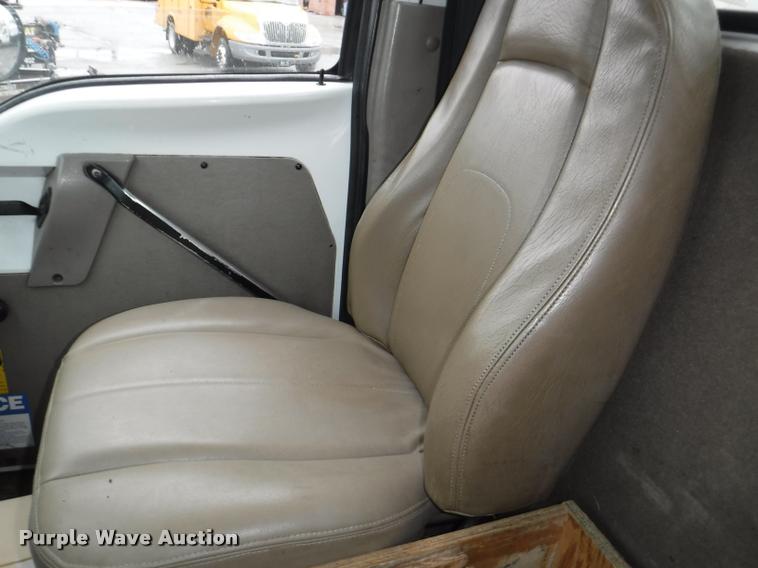 image for item DA8189 2004 Sterling L7500 vacuum truck