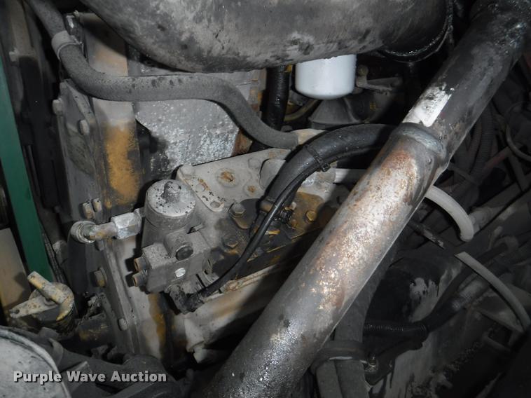 image for item DA8189 2004 Sterling L7500 vacuum truck