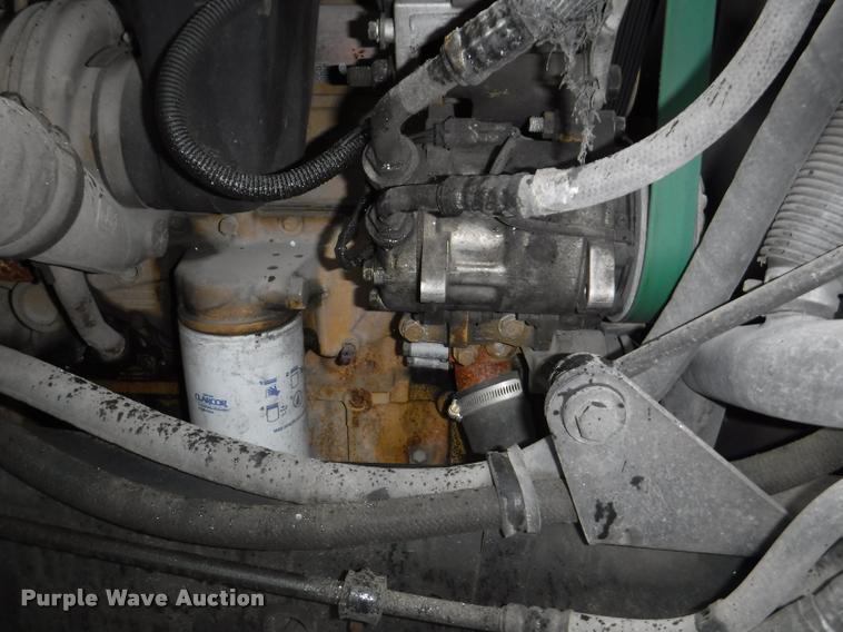 image for item DA8189 2004 Sterling L7500 vacuum truck