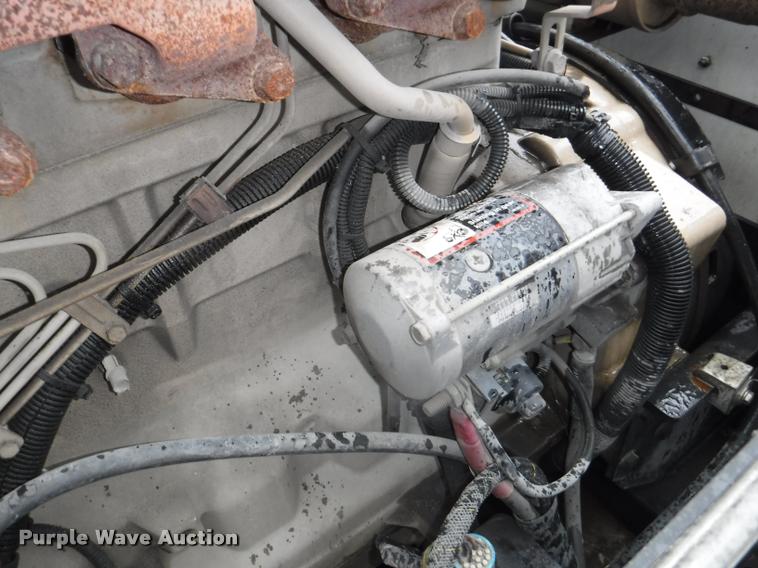 image for item DA8189 2004 Sterling L7500 vacuum truck