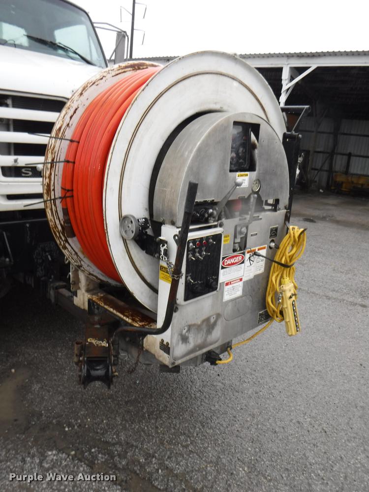 image for item DA8189 2004 Sterling L7500 vacuum truck