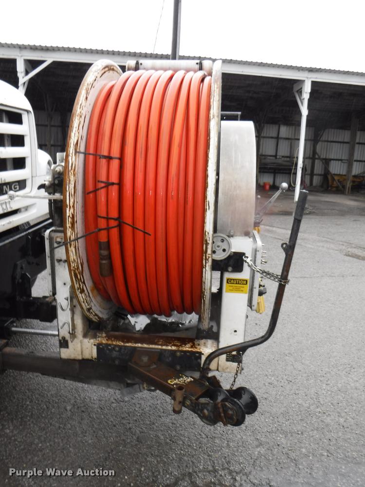 image for item DA8189 2004 Sterling L7500 vacuum truck