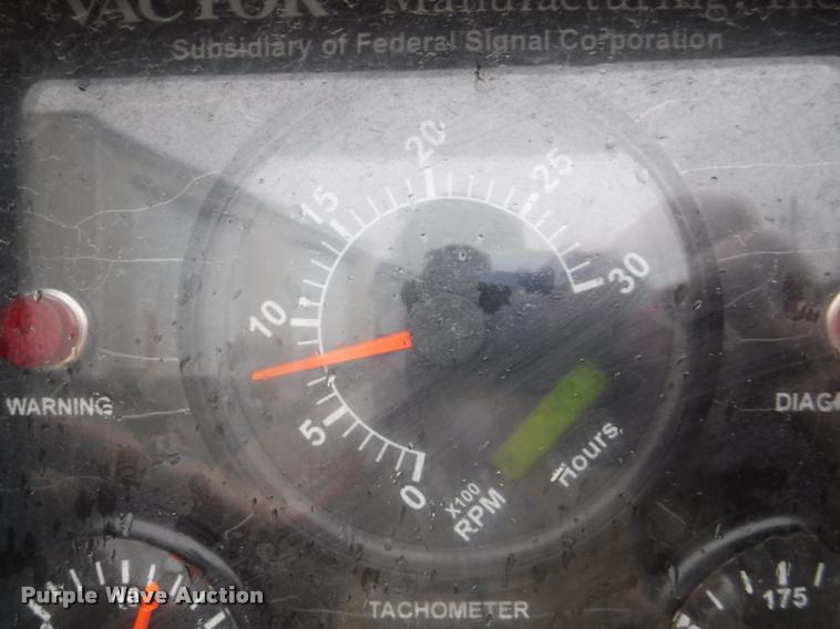 image for item DA8189 2004 Sterling L7500 vacuum truck