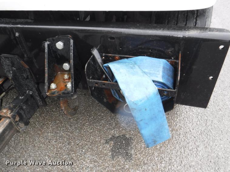 image for item DA8189 2004 Sterling L7500 vacuum truck