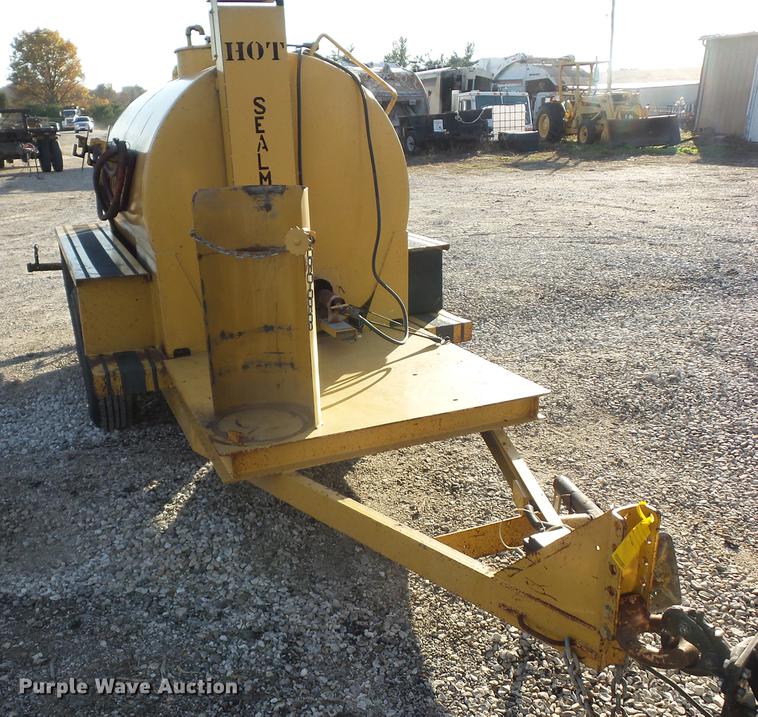 image for item DA8500 2009 Seal Master TR575 heated asphalt distributor