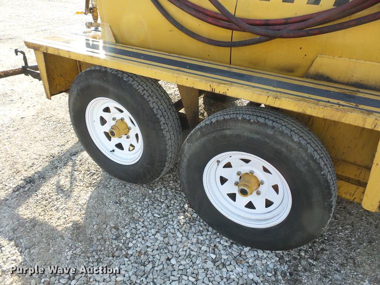 image for item DA8500 2009 Seal Master TR575 heated asphalt distributor