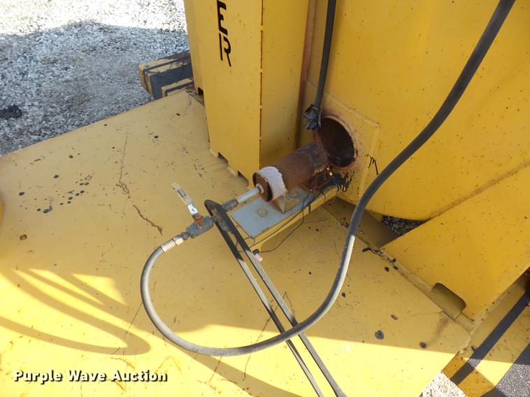 image for item DA8500 2009 Seal Master TR575 heated asphalt distributor