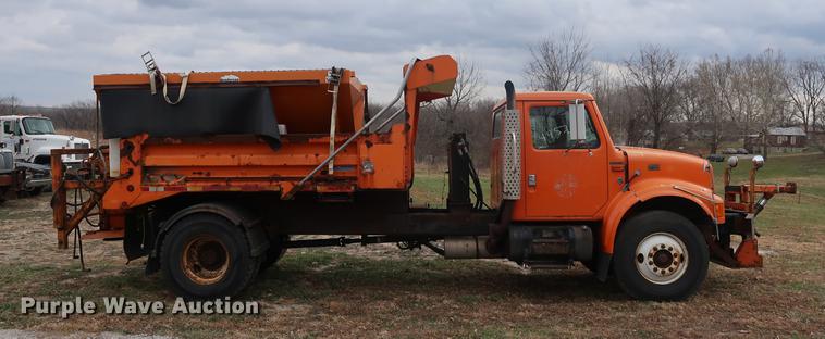 image for item DA8539 1999 International 4900 dump truck