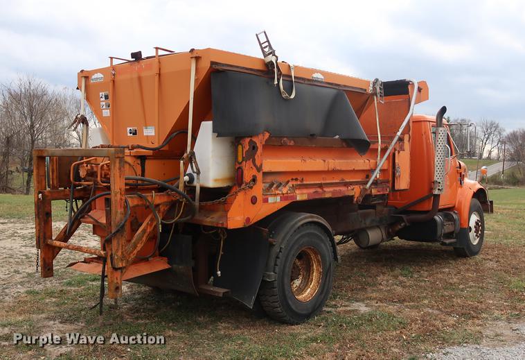 image for item DA8539 1999 International 4900 dump truck