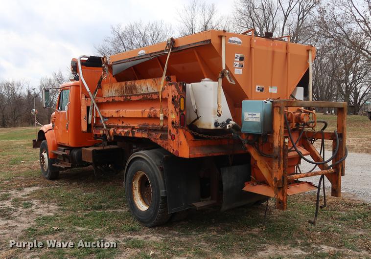 image for item DA8539 1999 International 4900 dump truck