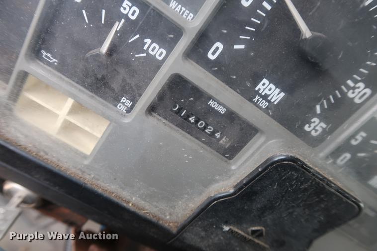 image for item DA8539 1999 International 4900 dump truck