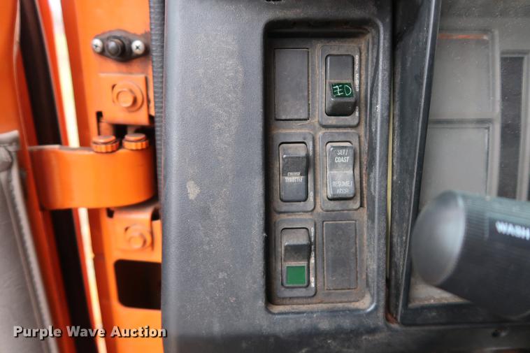 image for item DA8539 1999 International 4900 dump truck