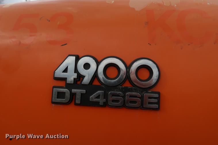 image for item DA8539 1999 International 4900 dump truck